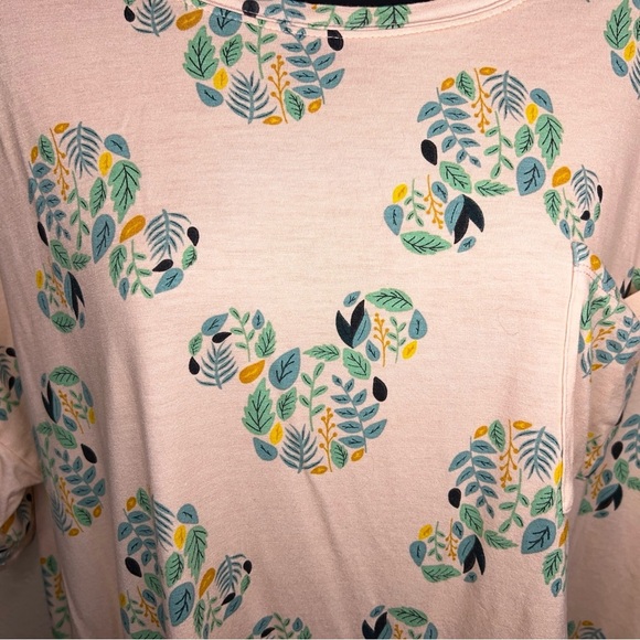 Medium Disney Pink Green Leaves Mickey Mouse Shapes Tshirt Lightweight Tee - Picture 8 of 14